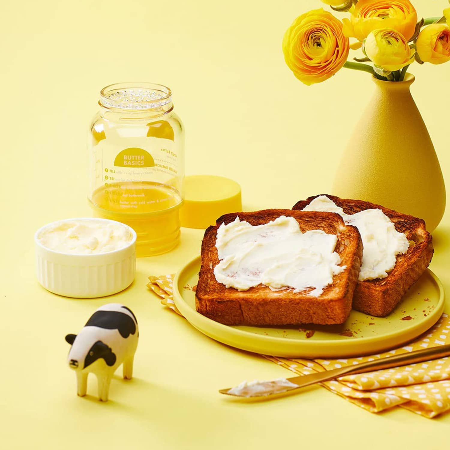 CompactHandheldButterMakingContainerWithRamekin_4