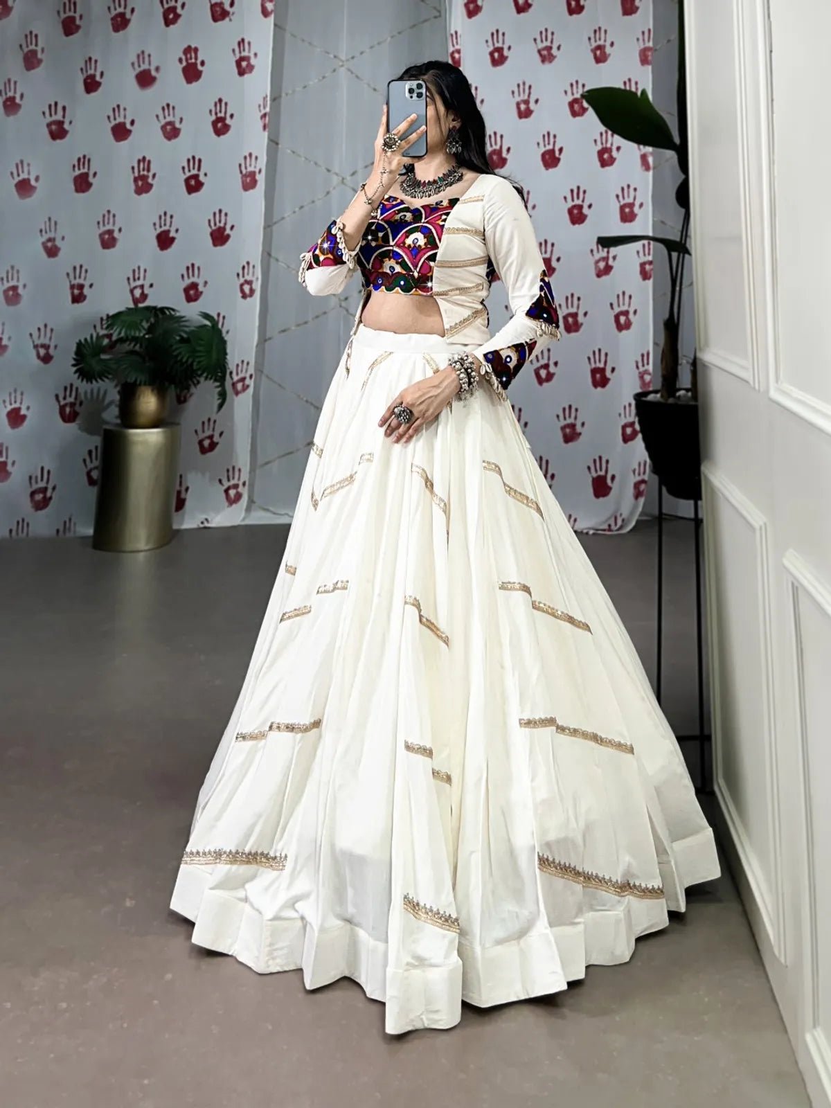 5SRT4GCLZP-2026-08-12_10083_MAHI_5_d979cda7_6c15_437a_a392_27090f553384 White Tasar Silk Printed Flared Lehenga Choli For Women - Image 4