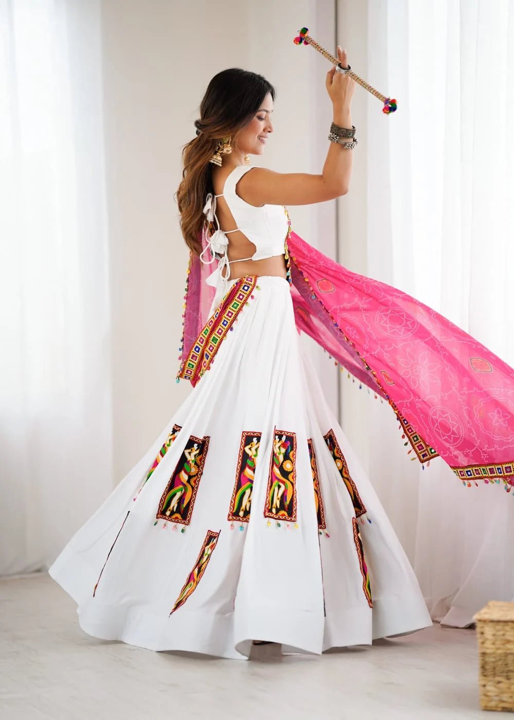 6e9154f0-b96f-4499-a39e-8015b3f9f992_ae4ecf56-31d8-4bb3-8b5b-37e6a54c61d9 White Color Gamthi Work Rayon Navratri Lehenga Choli - Image 4