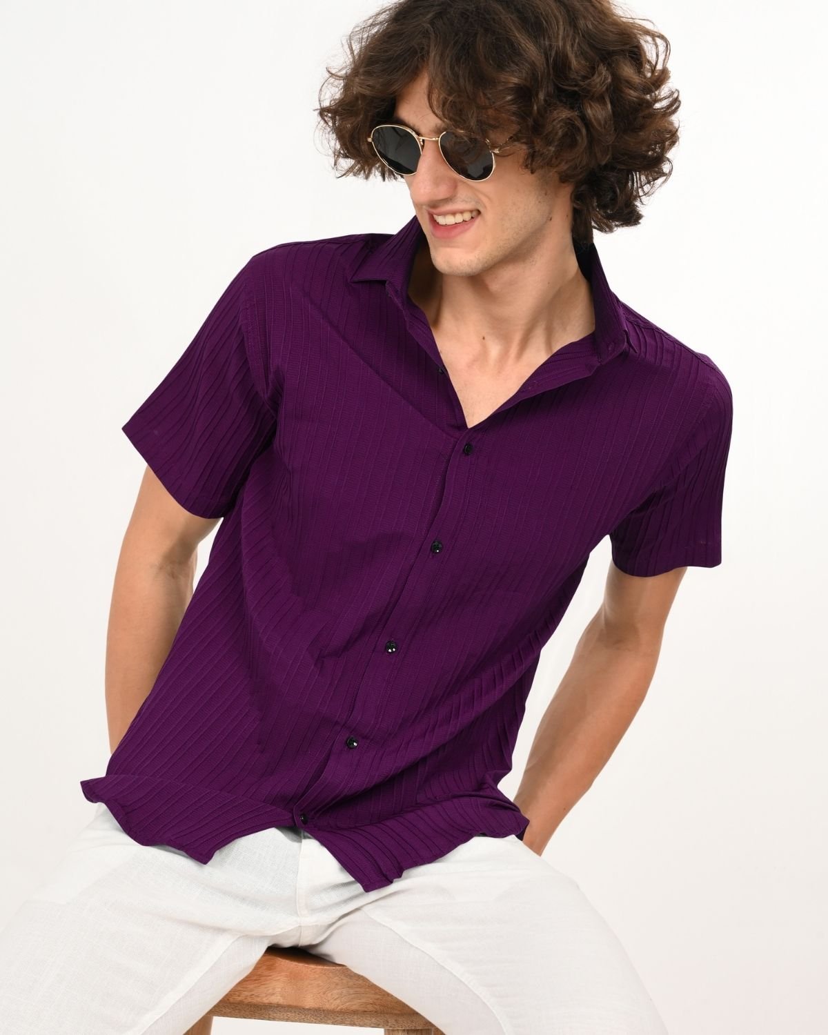 Close-up_of_Royal_Plum_textured_shirt_label