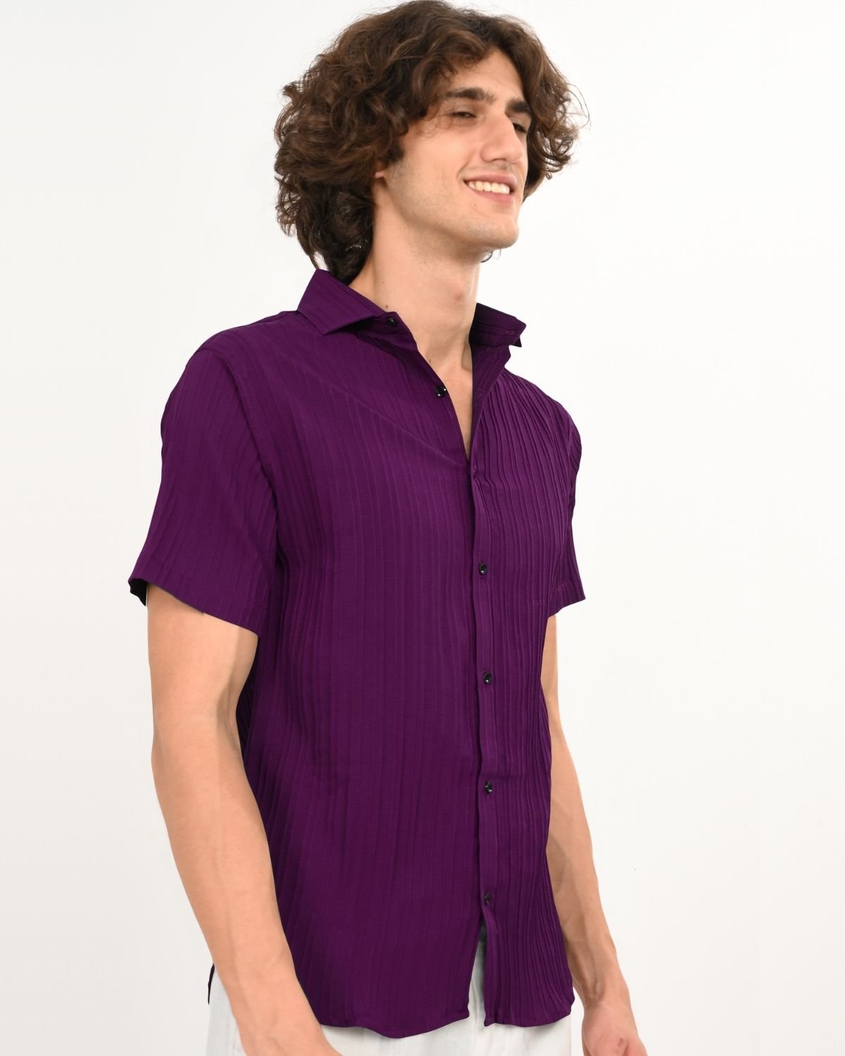 Side_view_of_Royal_Plum_short-sleeve_shirt